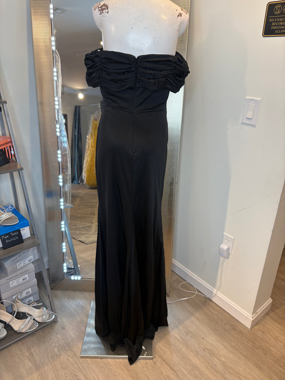 Ava Presley Dress size 8