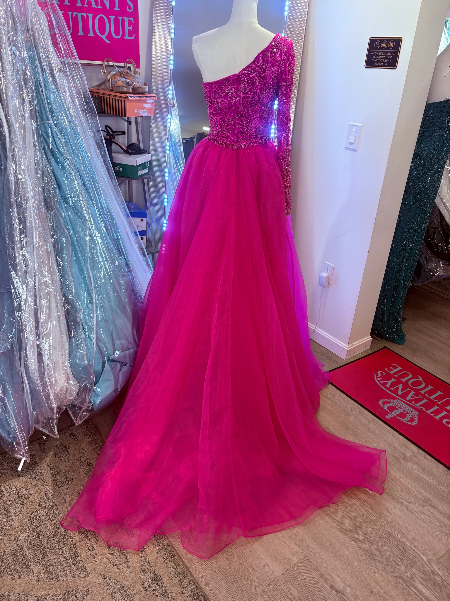 Ava Presley Dress #AV916348